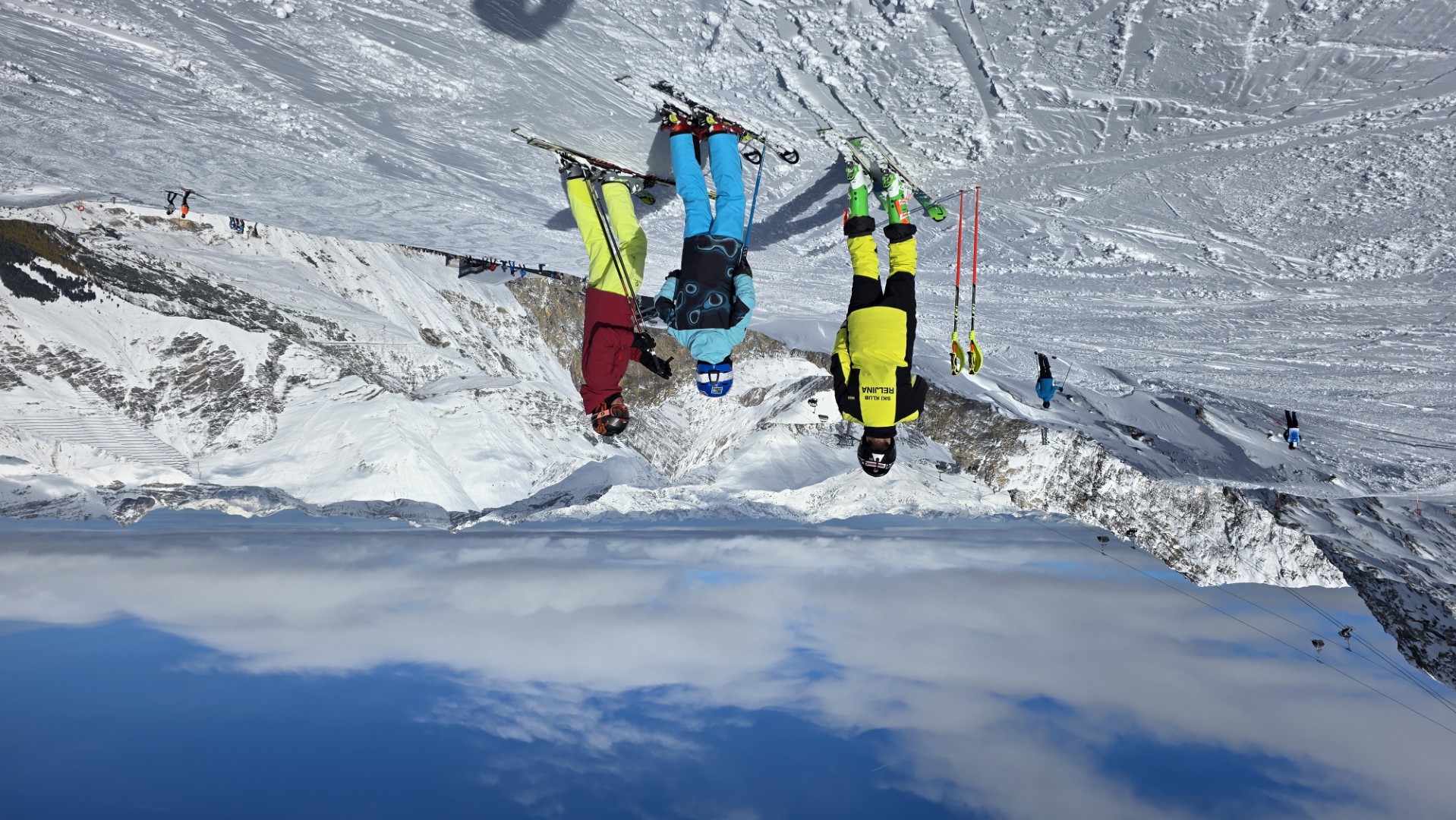Instruktori Ski kluba Reljina sa djetetom, panorama Hintertux glečera